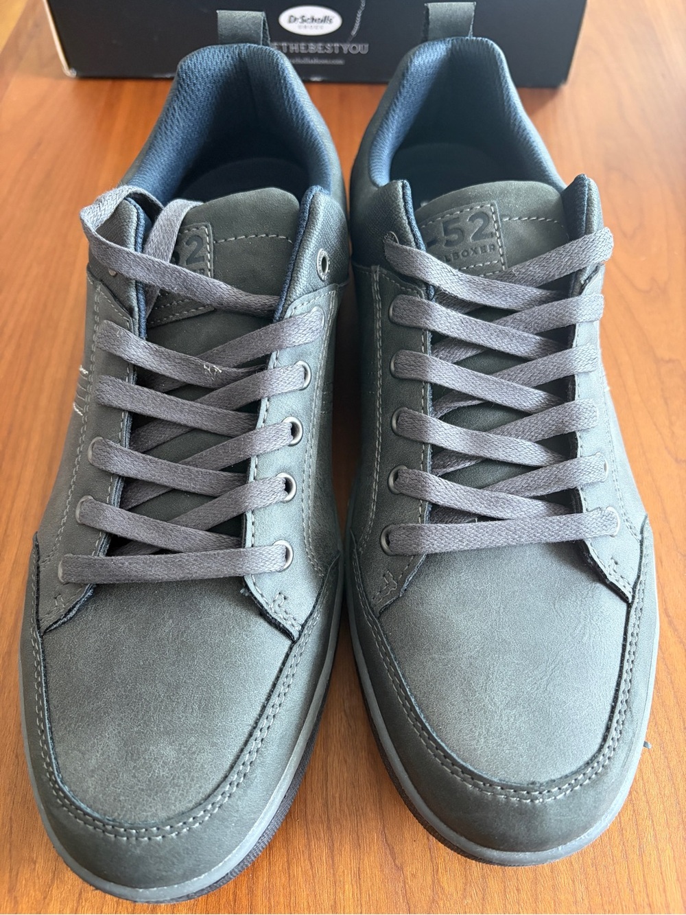 NEW! Low top sneakers B52 by Bullboxer Size 11 Eur44